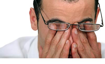اگر چشمانتان ضعیف است ، عینک تهیه کنید اگر چشمانتان ضعیف است ، عینک تهیه کنید